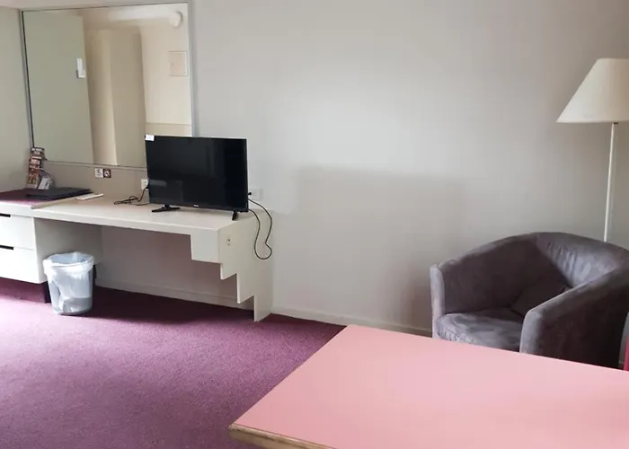 Deluxe Queen Room